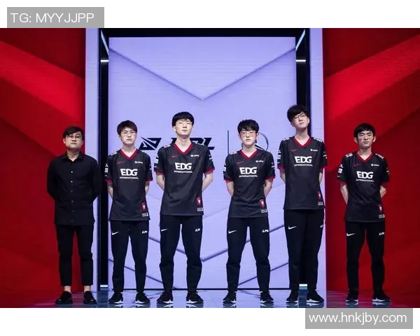 赛后分析：IG与EDG在比赛中的战术意识与团队配合探讨